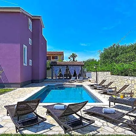 2019 Hotel