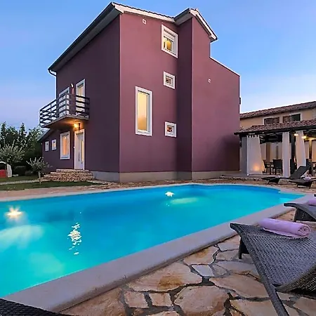 Hotel 2019